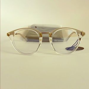 Quay Australia • Gotta Run Light Blocking Glasses